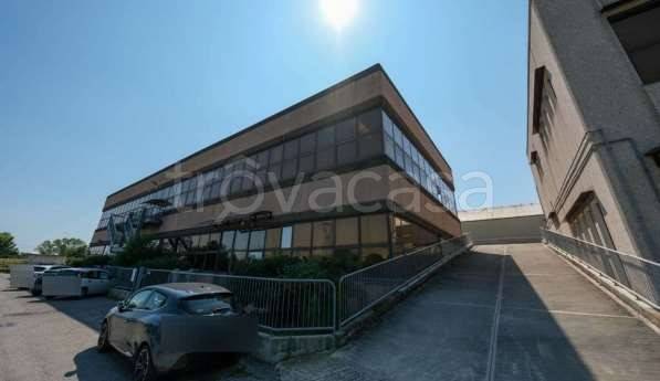 negozio in vendita a Bussero