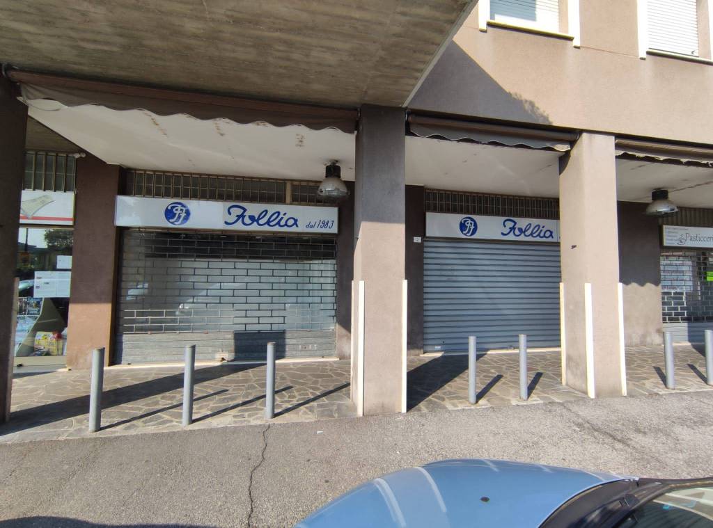 negozio in vendita a Bussero