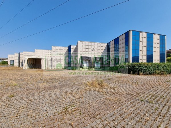 capannone in vendita a Bussero