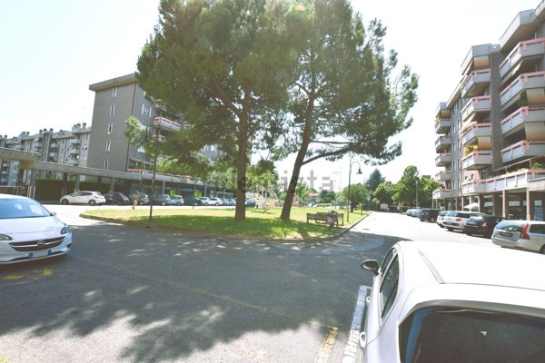 ufficio in vendita a Bussero