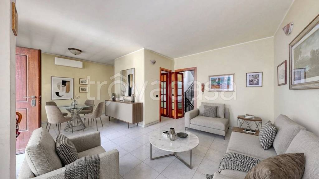 casa indipendente in vendita a Bussero