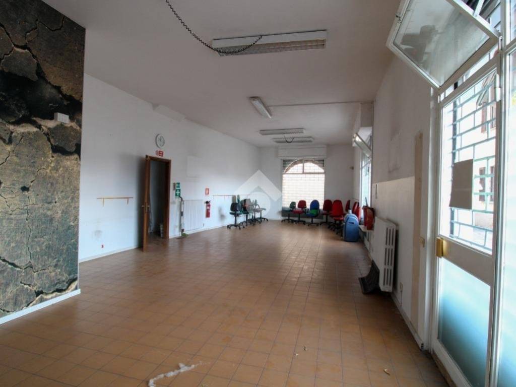 negozio in vendita a Bussero
