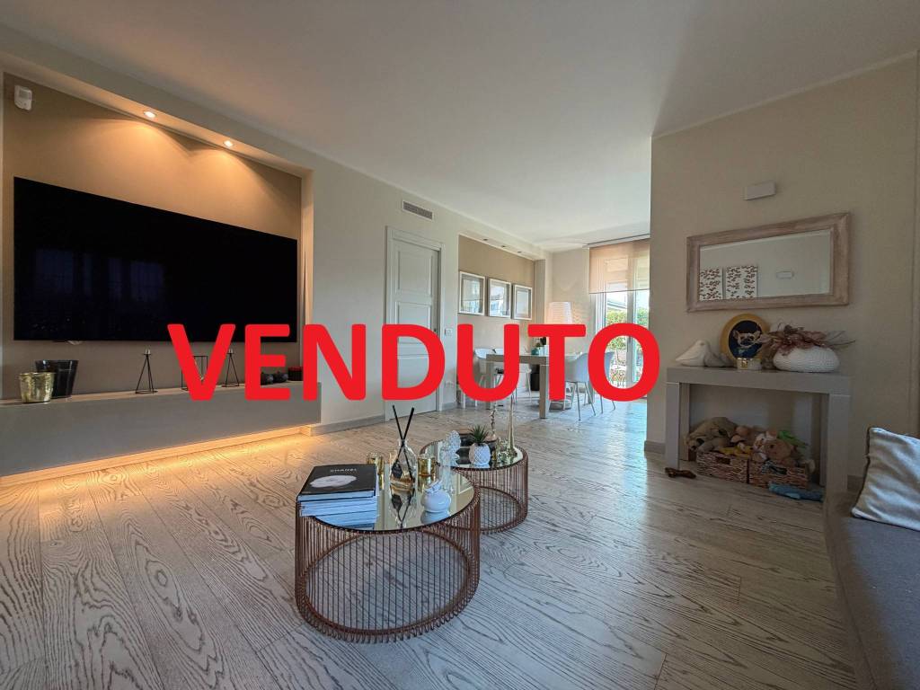 casa indipendente in vendita a Bussero