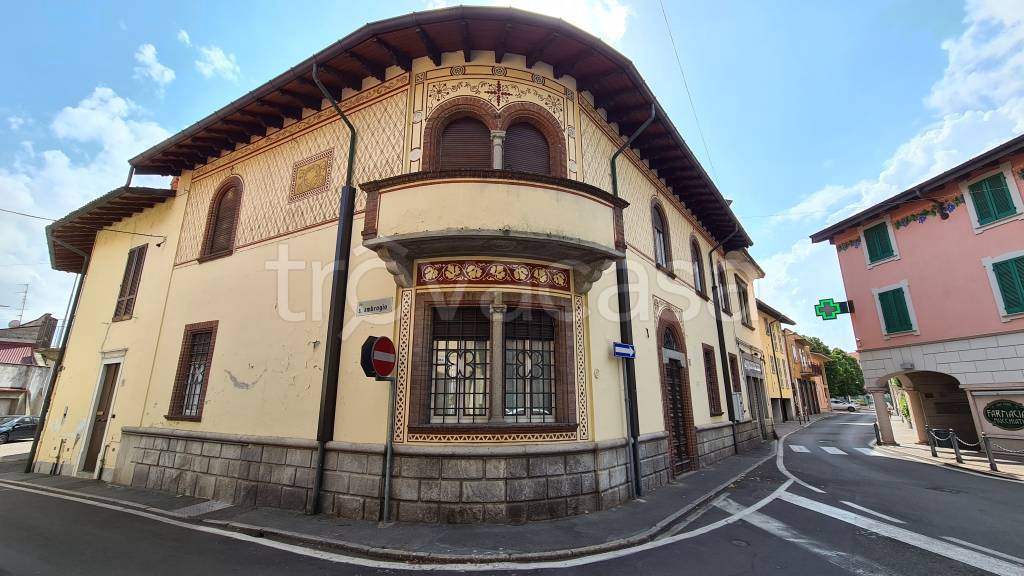 casa indipendente in vendita a Busto Garolfo