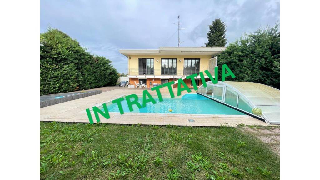 casa indipendente in vendita a Busto Garolfo
