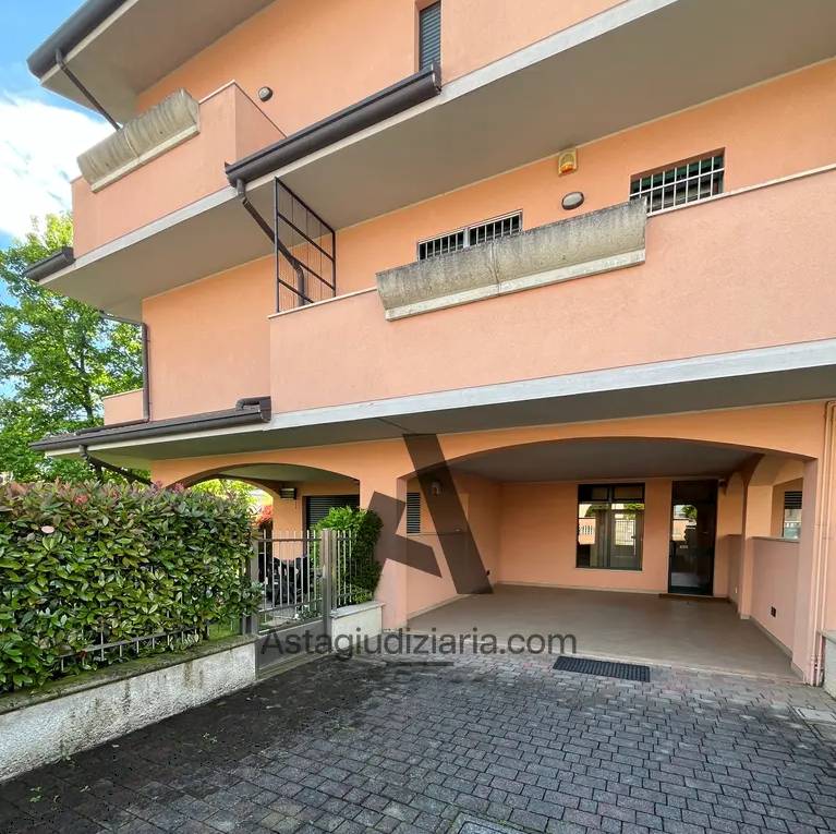 appartamento in vendita a Busto Garolfo