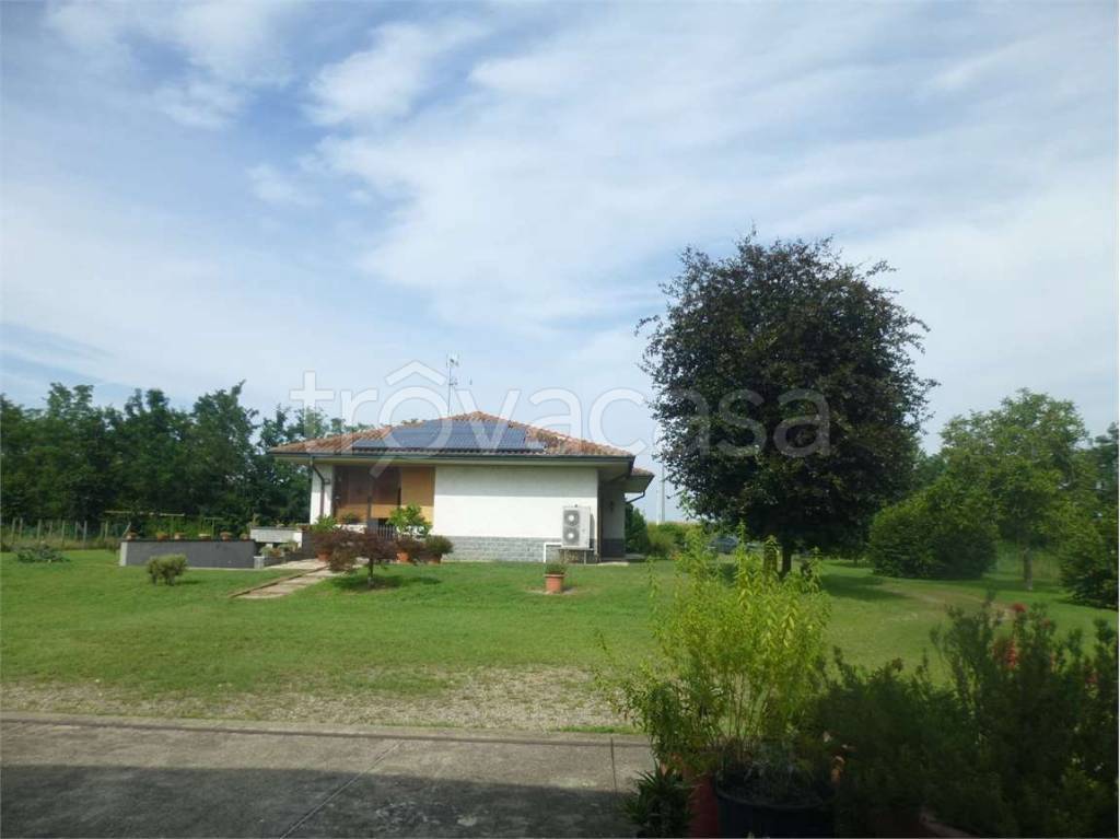 casa indipendente in vendita a Busto Garolfo