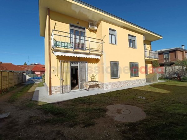 casa indipendente in vendita a Busto Garolfo