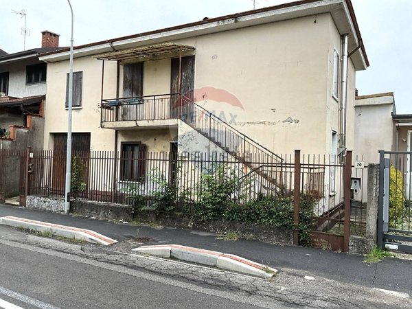 casa indipendente in vendita a Busto Garolfo