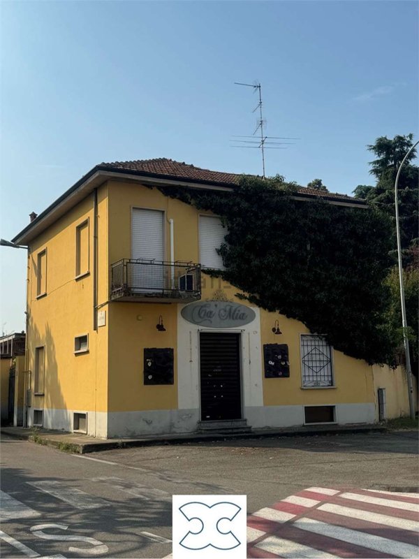 esavano in vendita a Busto Garolfo