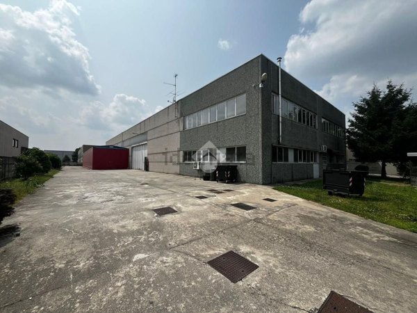 capannone in vendita a Busto Garolfo