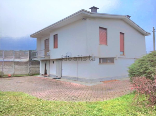 casa indipendente in vendita a Busto Garolfo