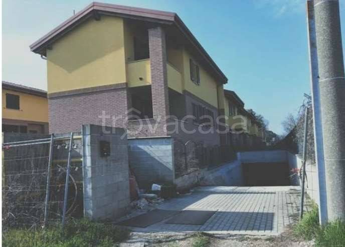 casa indipendente in vendita a Busto Garolfo