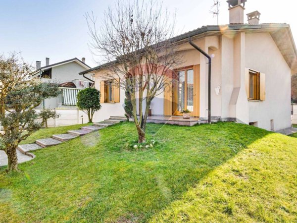 casa indipendente in vendita a Busto Garolfo