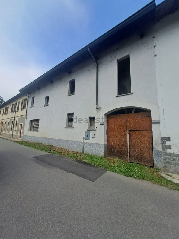 casa indipendente in vendita a Busto Garolfo
