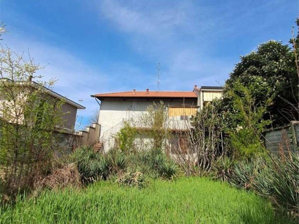 casa indipendente in vendita a Busto Garolfo