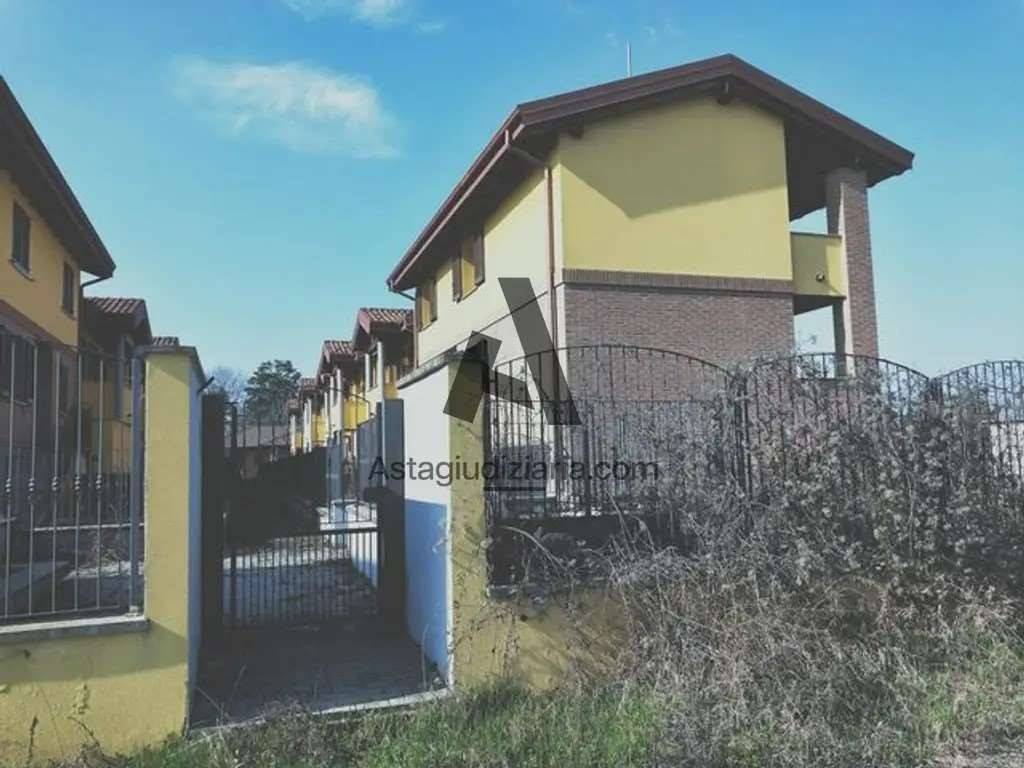 casa indipendente in vendita a Busto Garolfo