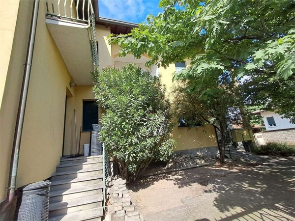casa indipendente in vendita a Busto Garolfo
