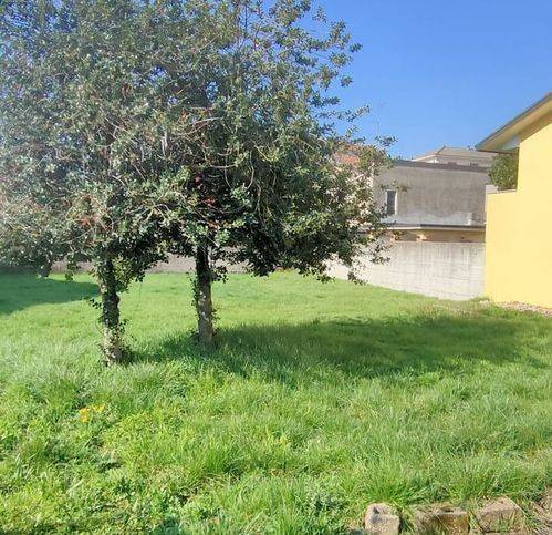 terreno edificabile in vendita a Busto Garolfo