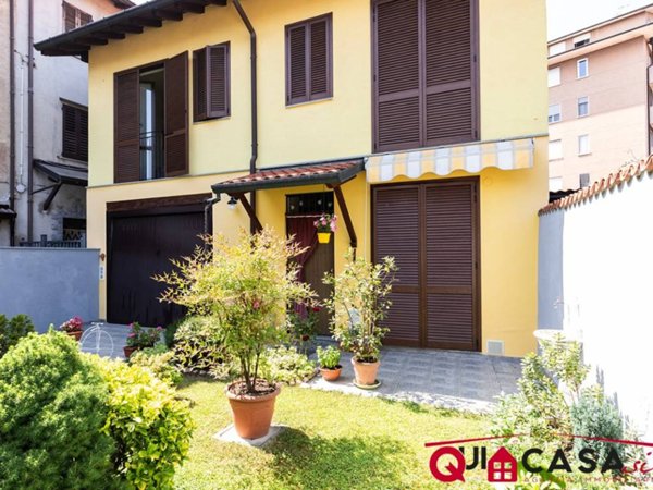 casa indipendente in vendita a Busto Garolfo