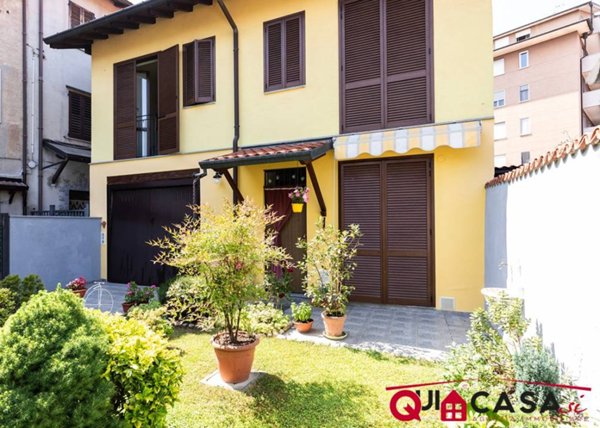casa indipendente in vendita a Busto Garolfo