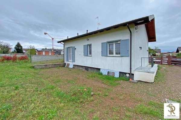 casa indipendente in vendita a Busto Garolfo