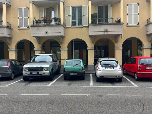 negozio in vendita a Busto Garolfo