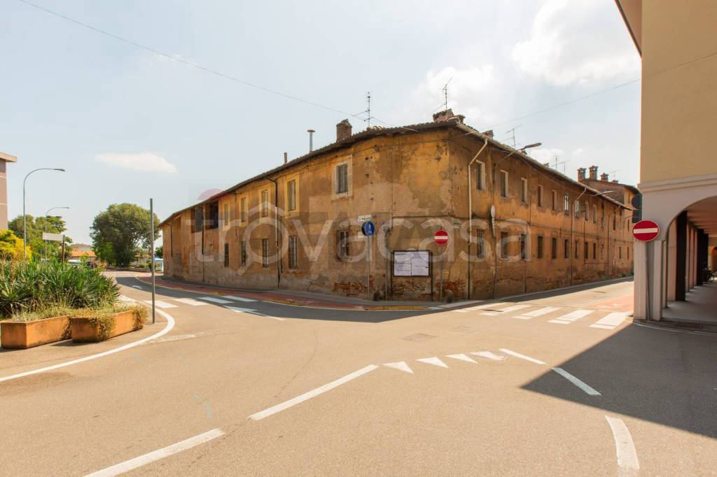 casa indipendente in vendita a Busto Garolfo