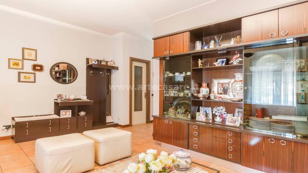 casa indipendente in vendita a Busto Garolfo