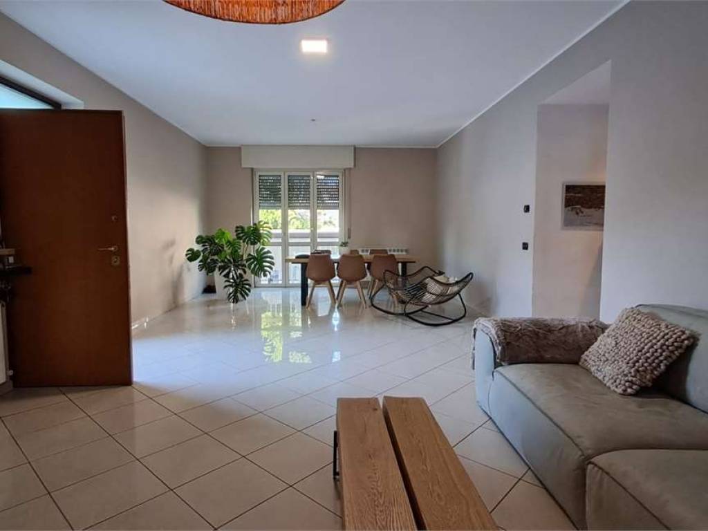 casa indipendente in vendita a Busto Garolfo