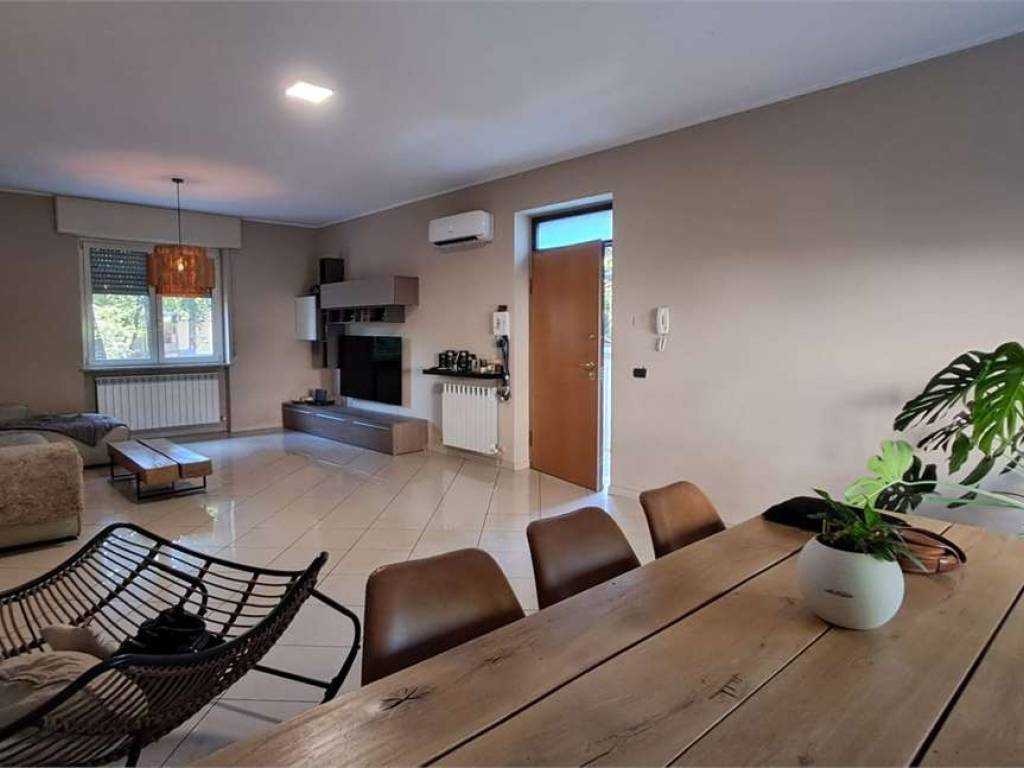 casa indipendente in vendita a Busto Garolfo