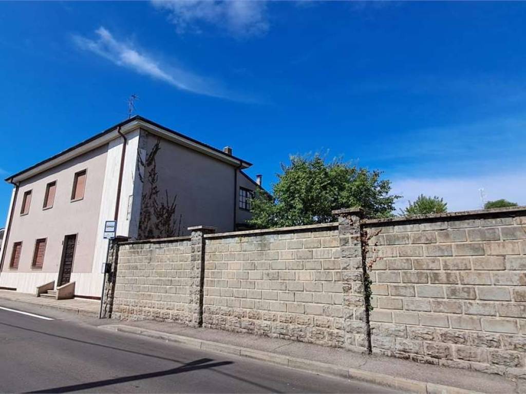 casa indipendente in vendita a Busto Garolfo