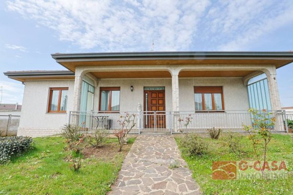 casa indipendente in vendita a Busto Garolfo