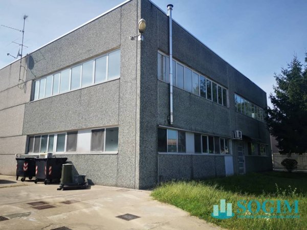 locale commerciale in vendita a Busto Garolfo