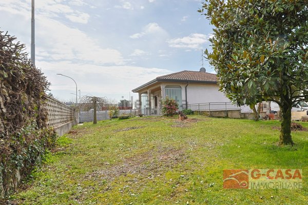 casa indipendente in vendita a Busto Garolfo