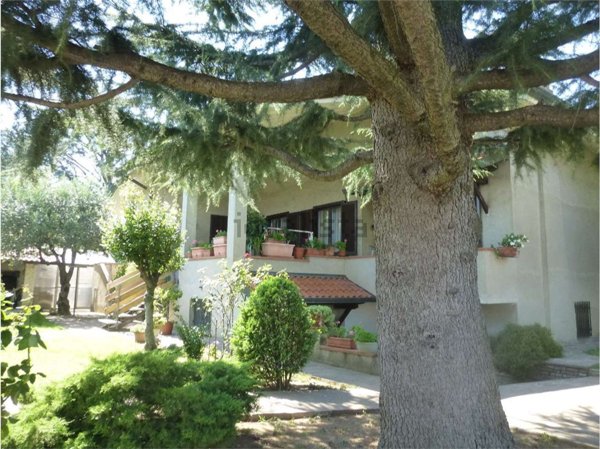 casa indipendente in vendita a Busto Garolfo