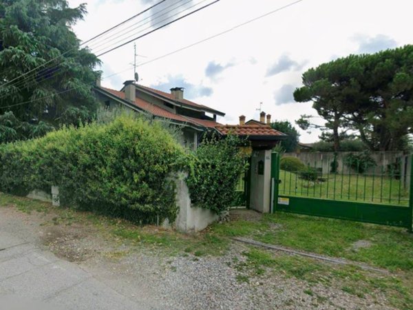 casa indipendente in vendita a Busto Garolfo