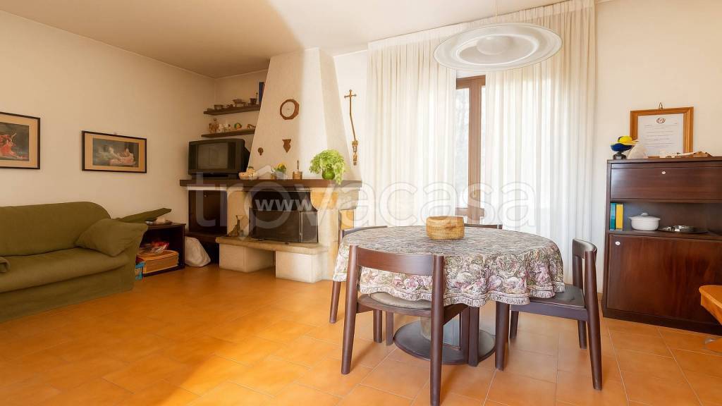 casa indipendente in vendita a Busto Garolfo