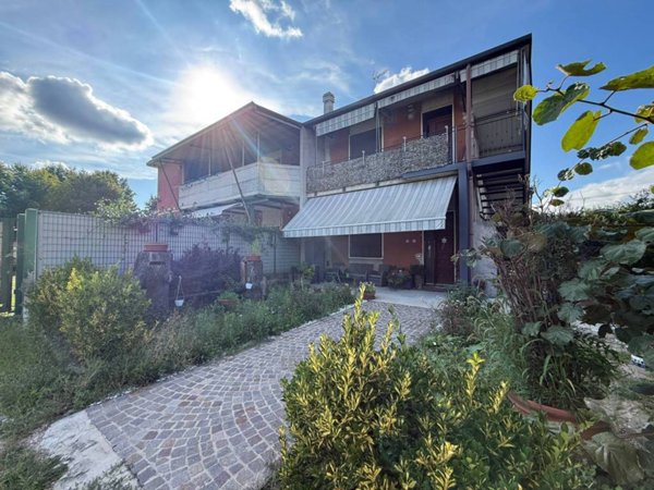 intera palazzina in vendita a Busto Garolfo