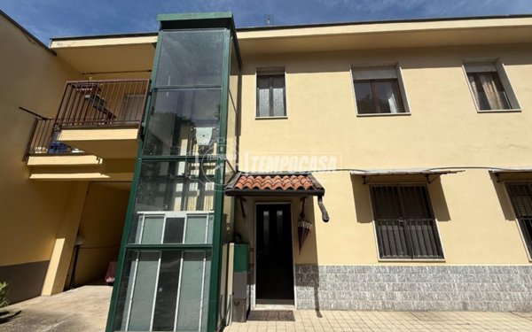 casa indipendente in vendita a Busto Garolfo