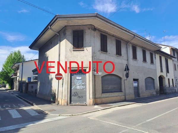 casa indipendente in vendita a Busto Garolfo