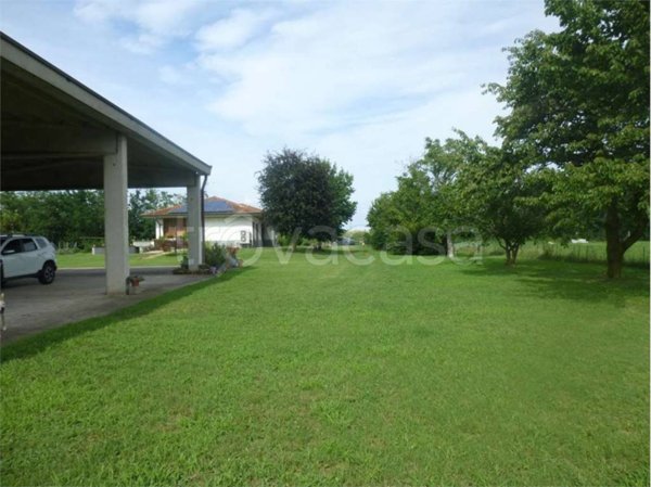 casa indipendente in vendita a Busto Garolfo