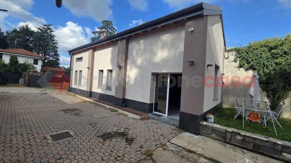 casa indipendente in vendita a Busto Garolfo