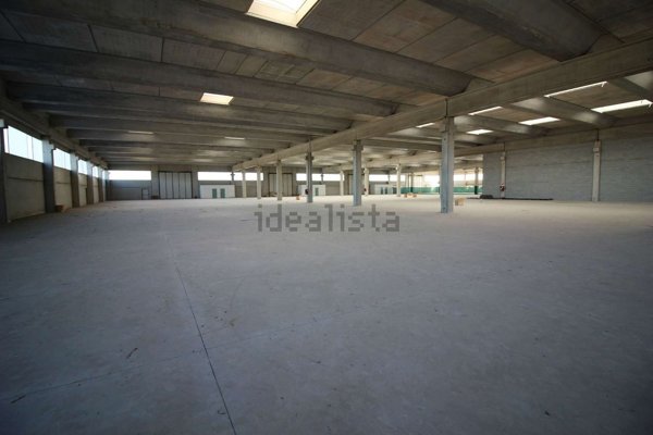 capannone in vendita a Busto Garolfo