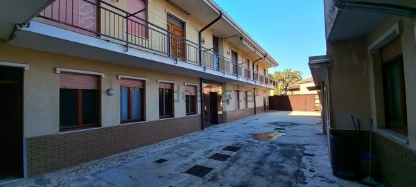 locale commerciale in vendita a Busto Garolfo