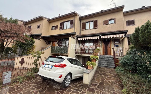 casa indipendente in vendita a Busto Garolfo