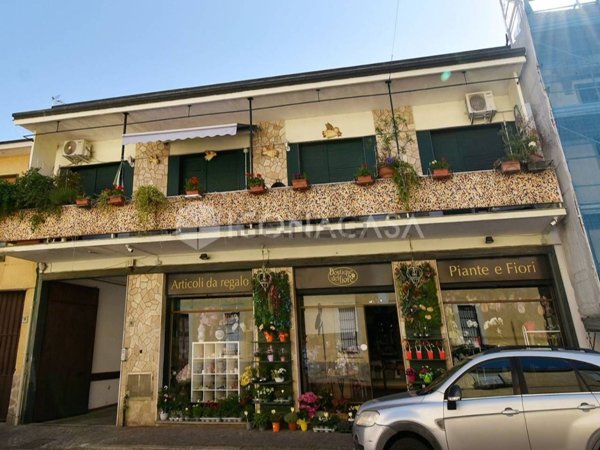 locale commerciale in vendita a Busto Garolfo