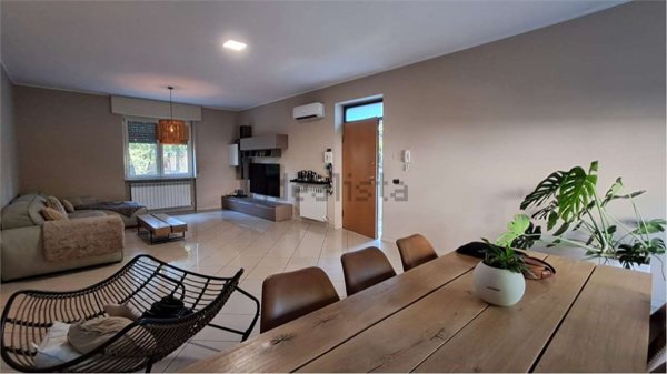 casa indipendente in vendita a Busto Garolfo