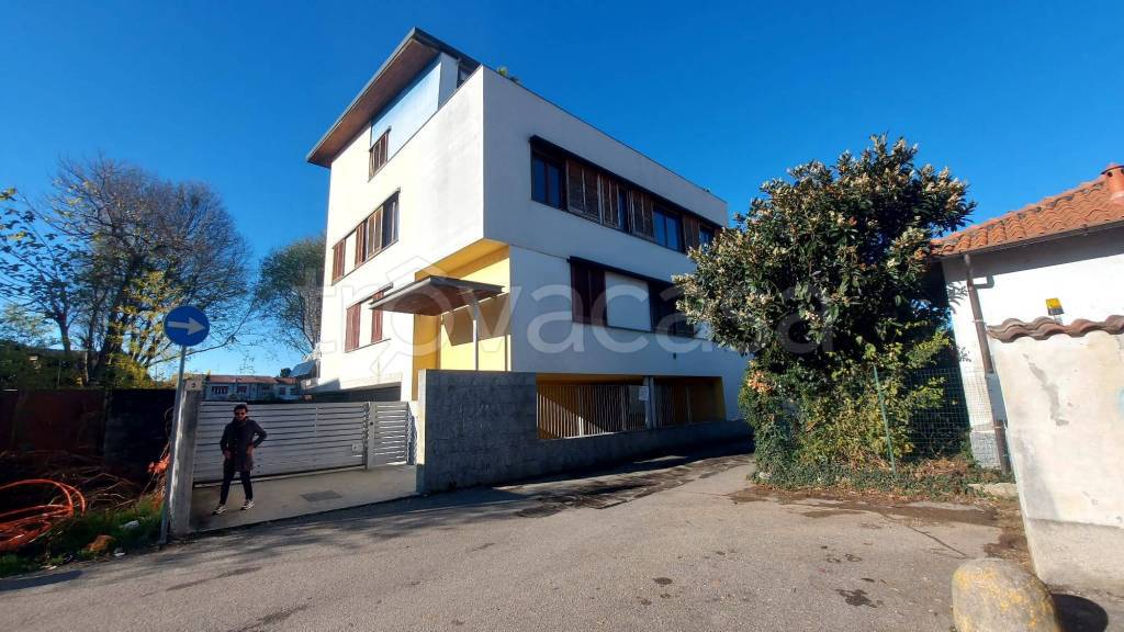 appartamento in vendita a Busto Garolfo