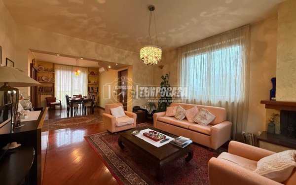 casa indipendente in vendita a Busto Garolfo